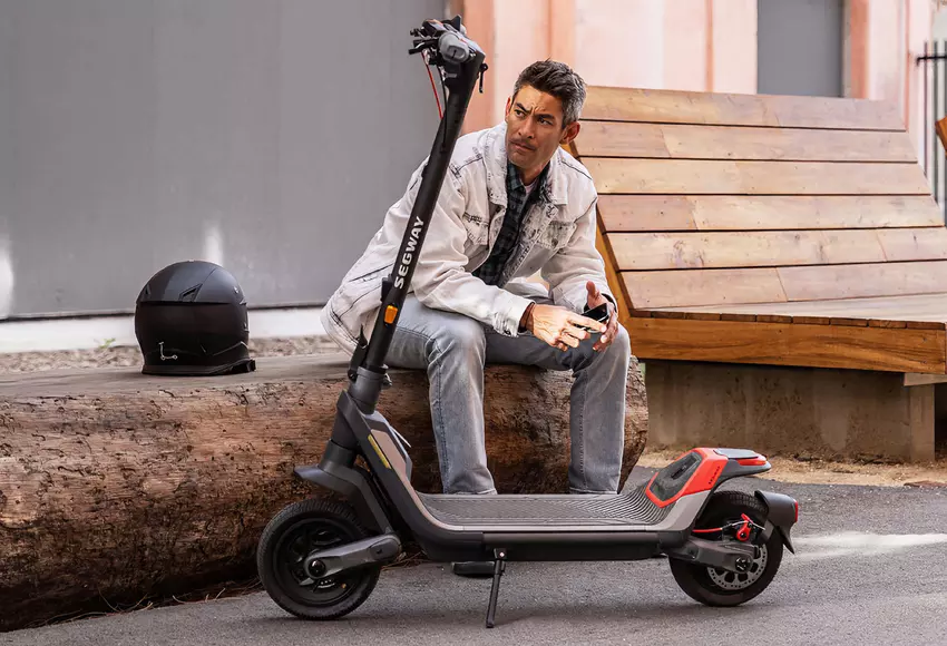 Segway KickScooter P100S: Elektroroller mit 100 km Reichweite, NFC, USB-C-Ladeanschluss und Spitzengeschwindigkeit von 48 km/h