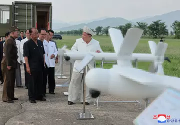 Nordkoreas Staatschef ordnet "Massenproduktion" von Kampfdrohnen ...