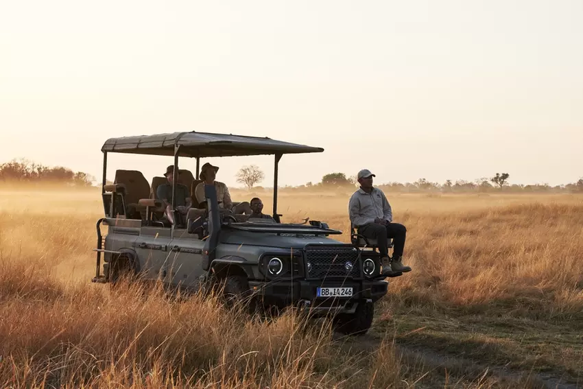 Ineos stellte den Grenadier Game Viewer vor - ein Safari-artiges Offroad-Fahrzeug mit offenem Verdeck