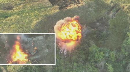Eine 500 Dollar teure FPV-Drohne zerstörte spektakulär einen russischen T-90M-Panzer im Wert von mindestens 2,5 Millionen Dollar mit einem Präzisionstreffer