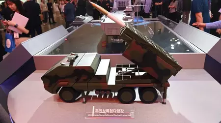 Für Science-Fiction-Schlachten: Der koreanische Hanwha zeigt ein unbemanntes MLRS