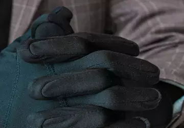 Wissenschaftler präsentieren intelligente Handschuhe mit taktiler ...