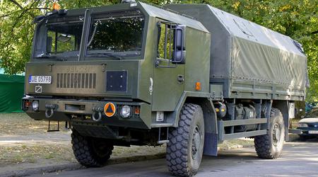 Die Polen kamen zur Vernunft, als sie entdeckten, dass ihr Jelcz-Fahrgestell für den Patriot aus importierten Teilen hergestellt wurde.