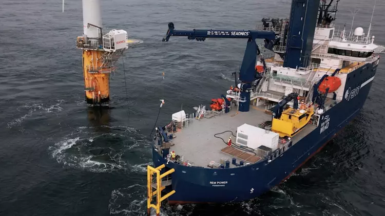 Ocean Charger: Norwegen lädt Schiffe kabellos ...