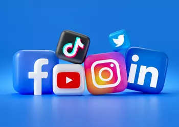 Australien könnte die sozialen Netzwerke Facebook, ...