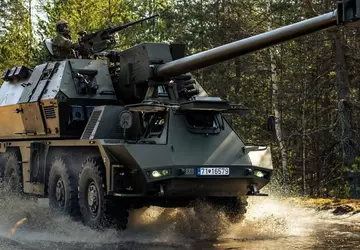 Die Slowakei übergibt 8 Zuzana 2 ...