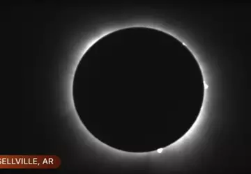 Die ersten Aufnahmen der Sonnenfinsternis wurden ...