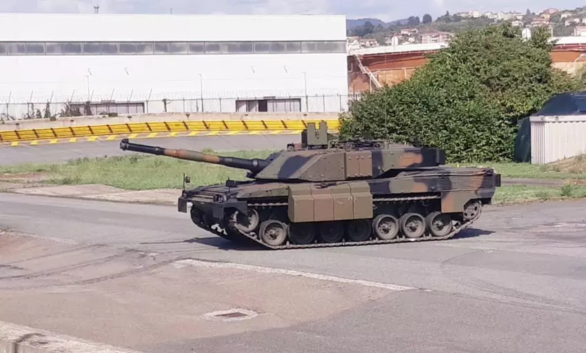 Der überarbeitete italienische Panzer C1 Ariete mit verstärkter Panzerung und verbessertem Motor wird enthüllt