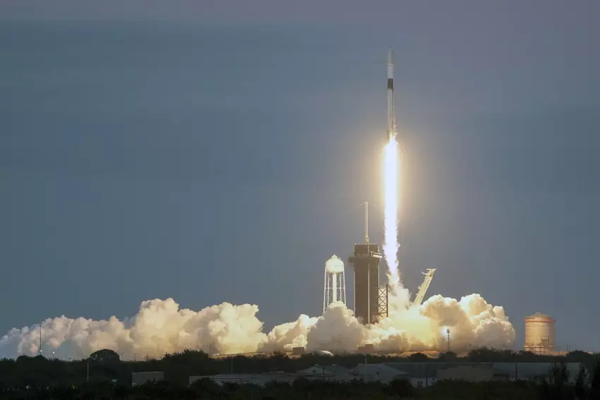 SpaceX bringt OneWeb-Kommunikationssatelliten trotz direkter Konkurrenz in die Umlaufbahn