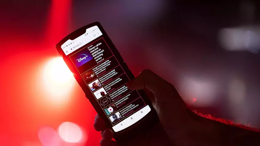 Lenovo bestätigt Entwicklung des faltbaren Smartphones Motorola Razr der nächsten Generation