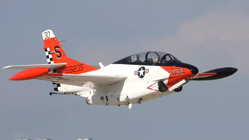 Ehemaliger Pilot des U.S. Marine Corps wollte T-2 Buckeye an China verkaufen
