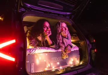 Dacia baut 'Auto-Hotel' für Sternengucker