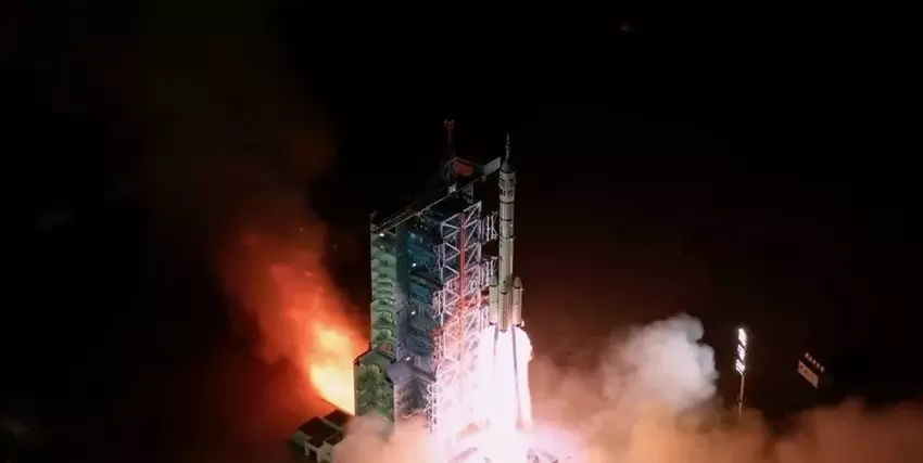 China schickte die Mission Shenzhou-21 mit dem jüngsten Astronauten an Bord zur 'Tiangong'-Station