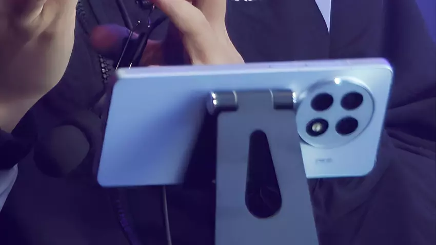 Das angebliche OnePlus 13R wurde bei einem Gaming-Event in China gesichtet