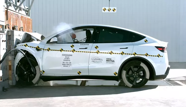 Tesla Model Y als erstes Auto ...