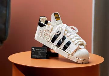 No-Wear Turnschuhe: LEGO enthüllt Adidas Superstar ...