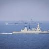 Der Flaggschiff-Flugzeugträger HMS Queen Elizabeth, der mit F-35 Lightning II-Kampfflugzeugen der fünften Generation bestückt ist, hat vor der norwegischen Küste erfolgreich eine Reihe von simulierten Einsätzen durchgeführt-12 Der Flaggschiff-Flugzeugträger HMS Queen Elizabeth, der mit F-35 Lightning II-Kampfflugzeugen der fünften Generation bestückt ist, hat vor der norwegischen Küste erfolgreich eine Reihe von simulierten Einsätzen durchgeführt-12