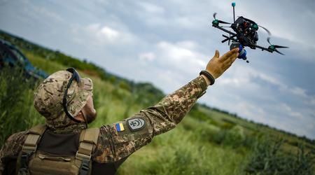 Etwa 3.000 Drohnen mit maschinellem Sehen werden bereits in der Ukraine hergestellt, und die Regierung wird bald weitere 10.000 bestellen. 