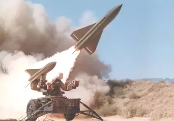 Offiziell: Spanien liefert Hawk SAM-Raketen und ...