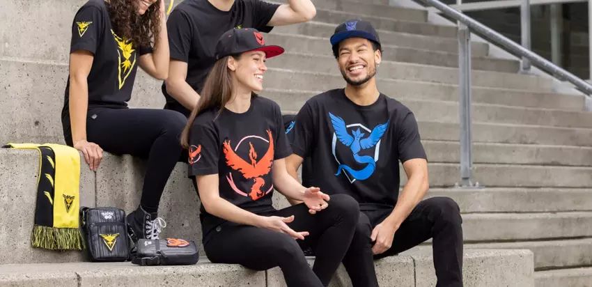 Pokémon Centre hat eine neue Bekleidungskollektion für Pokémon Go herausgebracht, die Teams aus dem Spiel zeigt: Team Instinct, Team Mystic und Team Valor