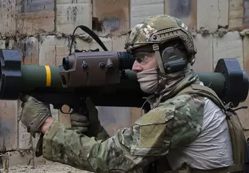 Die Ukraine hat 2900 Panzerabwehr-Granatwerfer vom ...