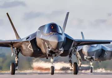 F-35 Lightning II startet zum ersten ...