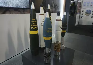 Rheinmetall erhält milliardenschweren Munitionsproduktionsauftrag und übergibt ...