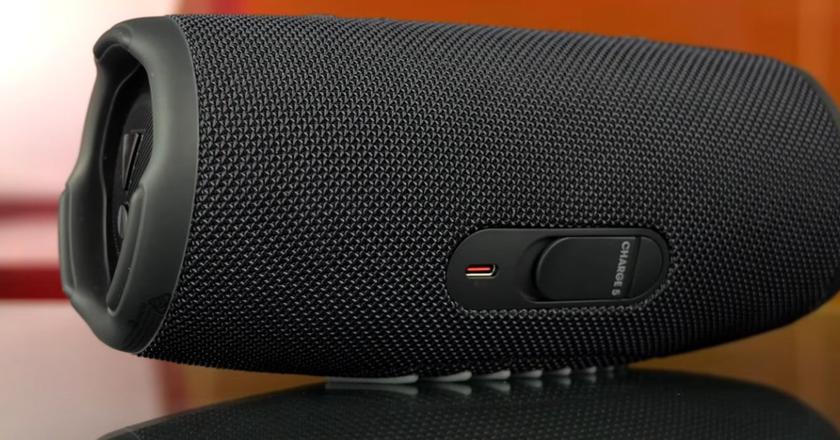 JBL CHARGE 5 Lautsprecher für Draußen