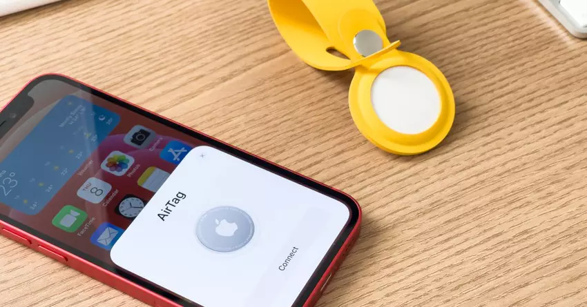 Ein Mann nutzt AirTags und eine PowerPoint-Präsentation, um die Fluggesellschaft nach seinem verlorenen Gepäck zu fragen