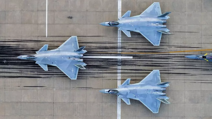 China setzt zum ersten Mal die neuesten J-20-Kampfflugzeuge bei Übungen ein - es ist ein Analogon des F-35-Flugzeugs