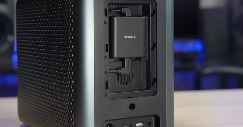 NEBULA von Anker Cosmos Laser 4K Beamer