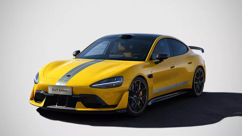 Xiaomi SU7 Ultra mit konventioneller Motorhaube