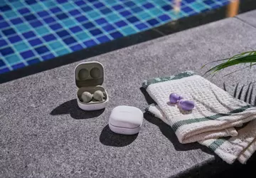 Samsung kündigt Galaxy Buds 2 Kopfhörer ...