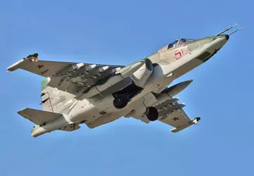 Die russische SU-25 stürzte ohne die ...