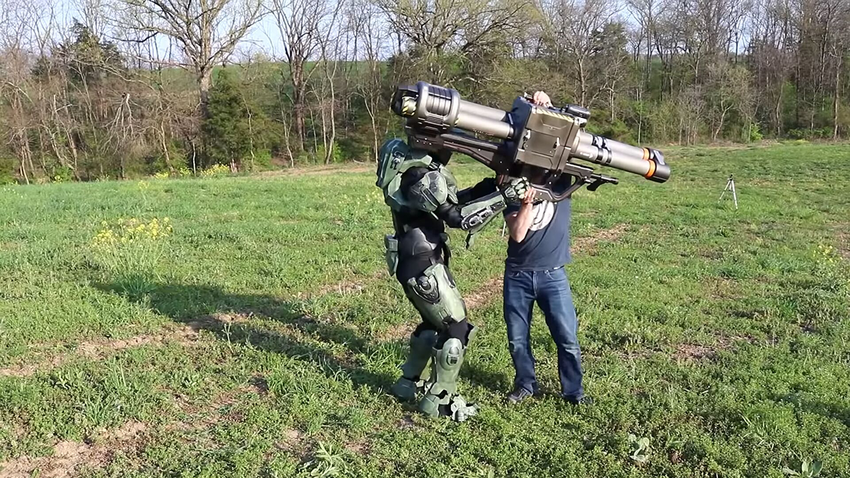Ein Ingenieur hat den Raketenwerfer mit rotierenden Fässern aus dem Spiel Halo nachgebaut