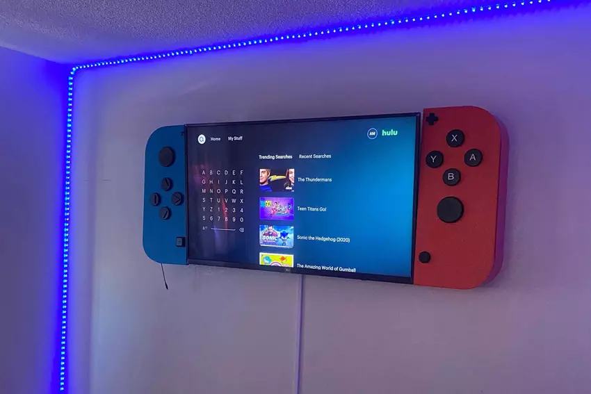 JoyCon-förmige TV-Schränke werden an den Seiten Ihres Fernsehers befestigt und verwandeln ihn in einen massiven Nintendo Switch!