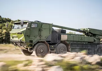 Dänemark schickt 19 selbstfahrende Caesar-Haubitzen mit ...