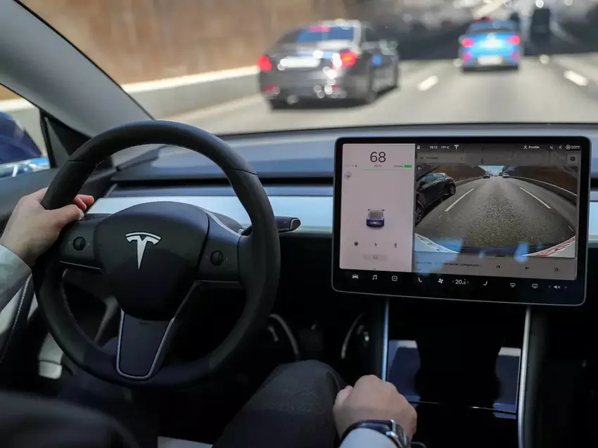 Tesla-Autopilot für schweren Unfall verantwortlich gemacht: 8 Autos kollidierten, 9 Menschen wurden verletzt, darunter ein Kind