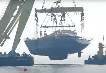 Die versunkene Superyacht eines Tech-Billionärs wurde ...