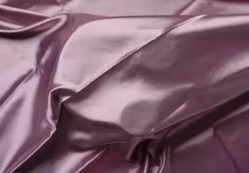 Sony neckt etwas — eine pinke ...