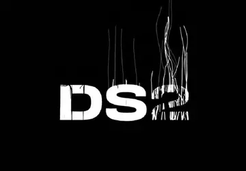 Eine unheimliche Maske, eine bekannte Halskette ...