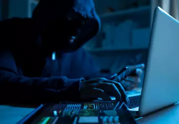 Frankreich beschuldigt russischen Militärgeheimdienst der Cyberattacken, ...