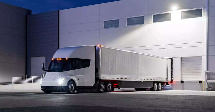 Tesla beginnt mit dreijähriger Verspätung mit der Auslieferung des Elektro-Lkw Semi