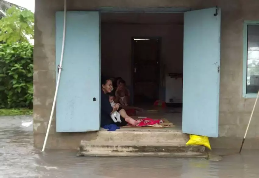 Einheimische während der Flut