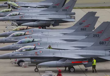 Wenn die Ukraine niederländische F-16 Fighting ...