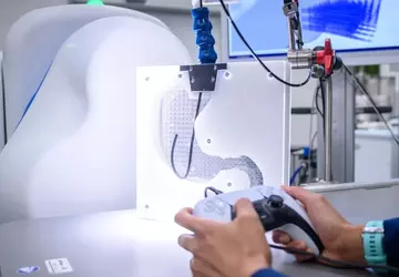 Chirurgen führten die Endoskopie 9.300 Kilometer ...