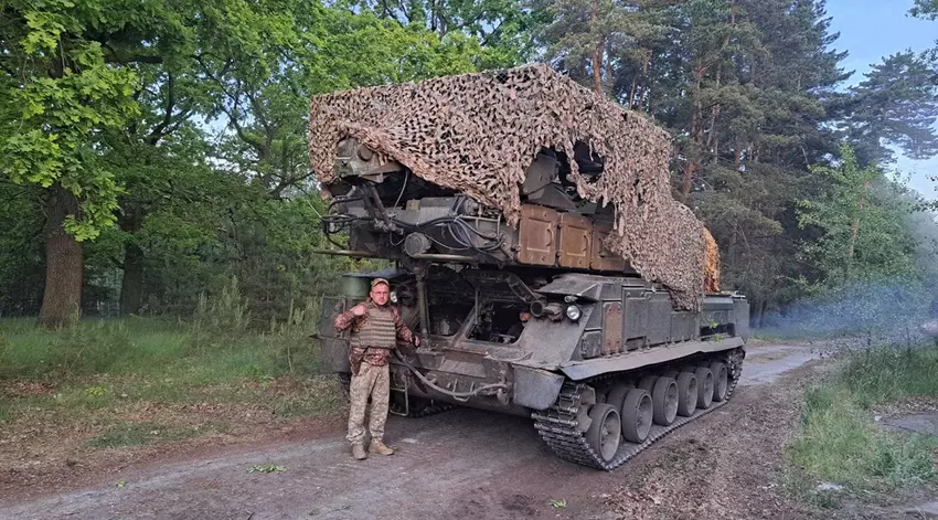 Die Ukraine führte erstmals das FrankenSAM-System vor, eine Kombination aus dem Buk-M1-System und den amerikanischen RIM-7 Sea Sparrow-Raketen