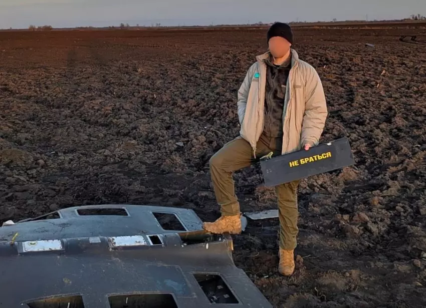 Die Ukraine zeigt zum ersten Mal, wie sie eine Sting-Abfangdrohne einsetzt, um Shahed zu zerstören