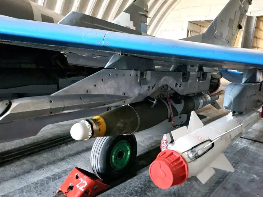 JDAM-ER-Bombe auf einer ukrainischen MiG-29