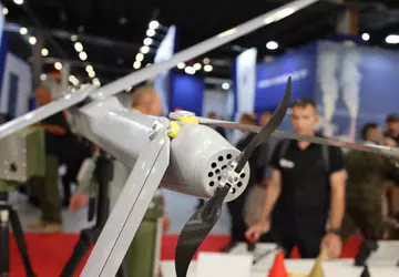 Die Kamikaze-Drohne Giez, die mit thermobarischen ...